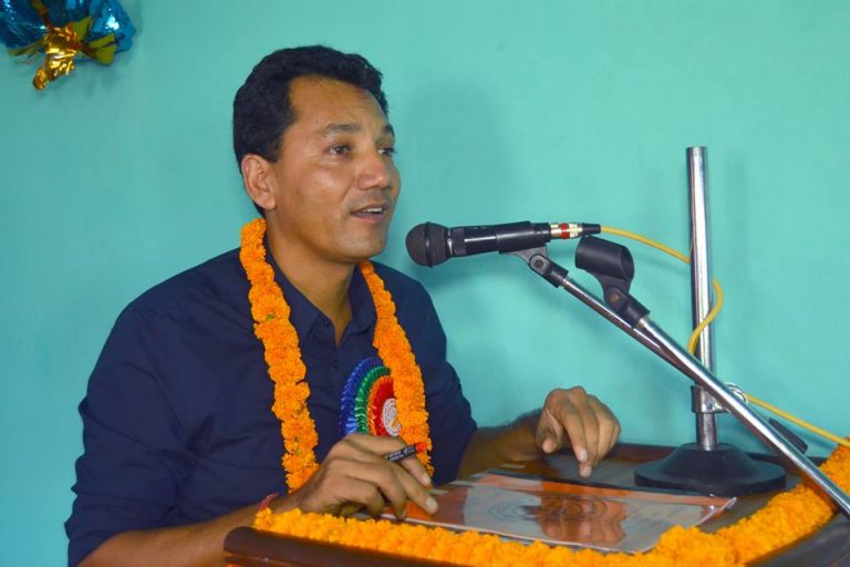 सुनवलका सामुदायिक विद्यालय मर्ज गर्ने मेयर थापाको योजना