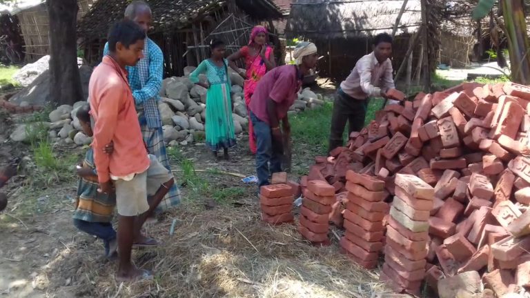 नवलपरासीमा जनता आवास कार्यक्रममा विचौलियाको चलखेल