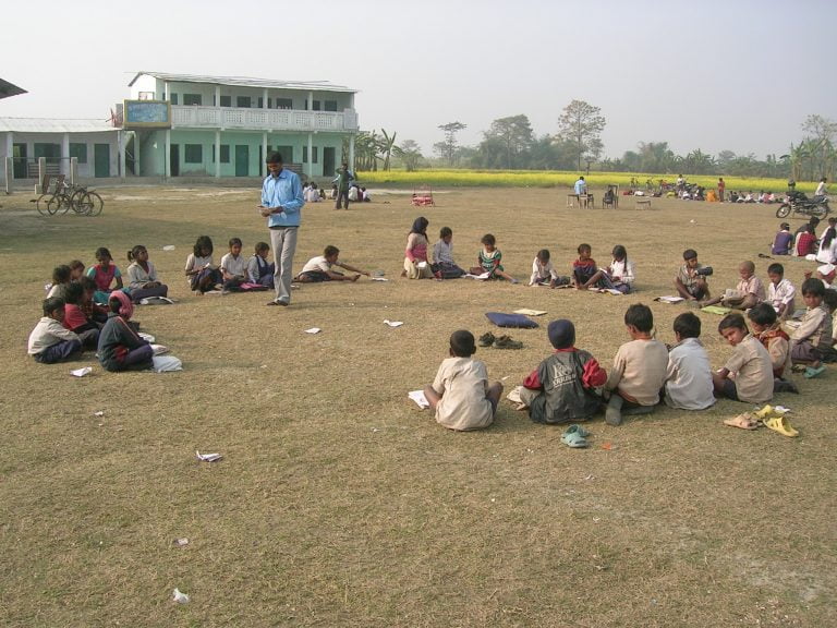 अाधारभूत तहकाे पनि शिक्षा हासिल गर्न भारत जानुपर्ने नेपाली ठाउं