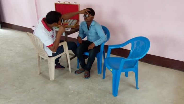 विद्यालय अाँखा स्वास्थ कार्यक्रम सम्पन्न