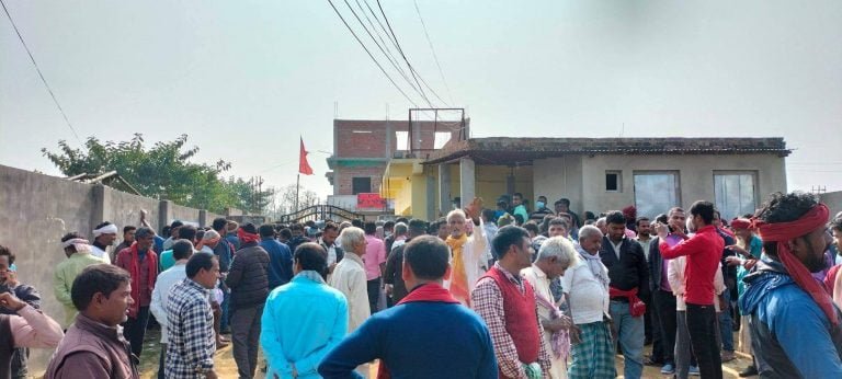 गाउँपालिका अध्यक्ष र जनप्रतिनिधिको बिरुद्ध प्रदर्शन
