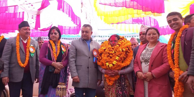 धमाधम पार्टी बदल्दै नेताहरू…….
