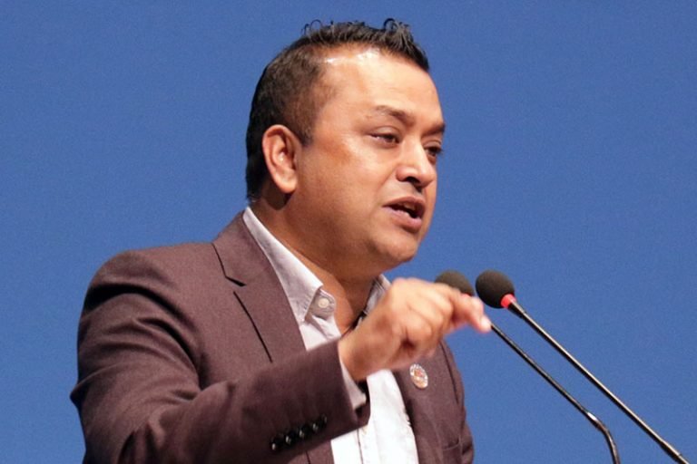 कम्युनिष्टले उत्तेजनाको राजनीति गरिरहेका छन् : महामन्त्री थापा