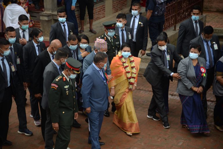 राष्ट्रपतिद्वारा कृष्ण मन्दिरमा पूजाआजा