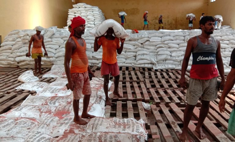 नवलपरासीमा रसायनिक मल वितरण प्रकृया अघि बढाईयो