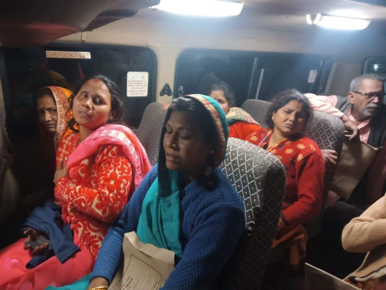 उपचारपछि घर फर्किए तिर्थयात्री, बस् चालक प्रहरीको नियन्त्रणमा