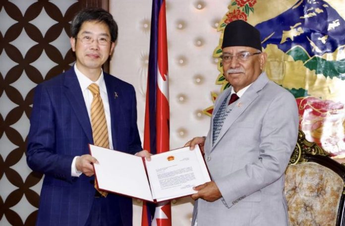 Chiniya_habi_oly_prachanda_-maun