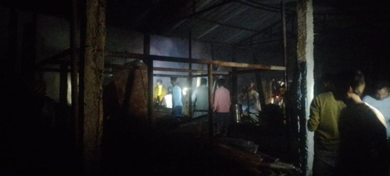 प्रतापपुरमा आगलागी, ५ घरमा क्षति