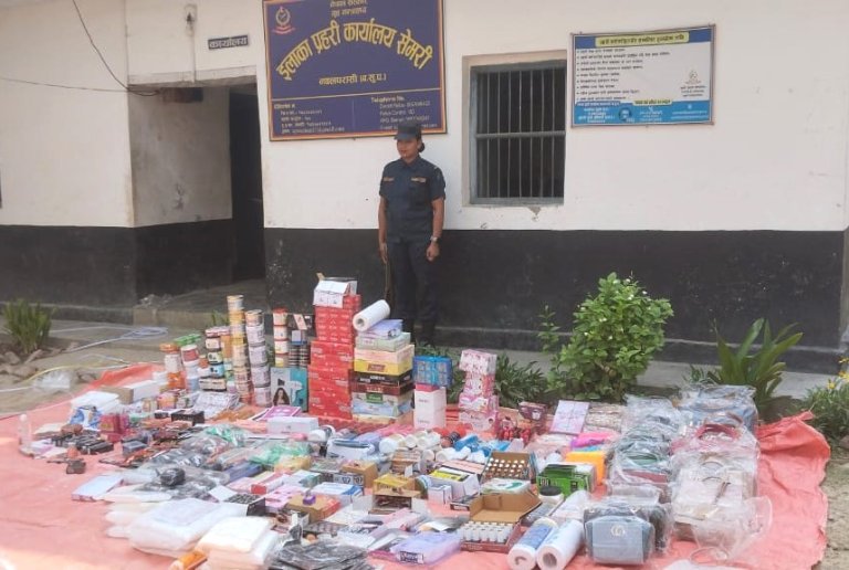 भन्सार छलेर अवैध रुपमा ल्याइएका सामानहरु प्रहरी नियन्त्रणमा