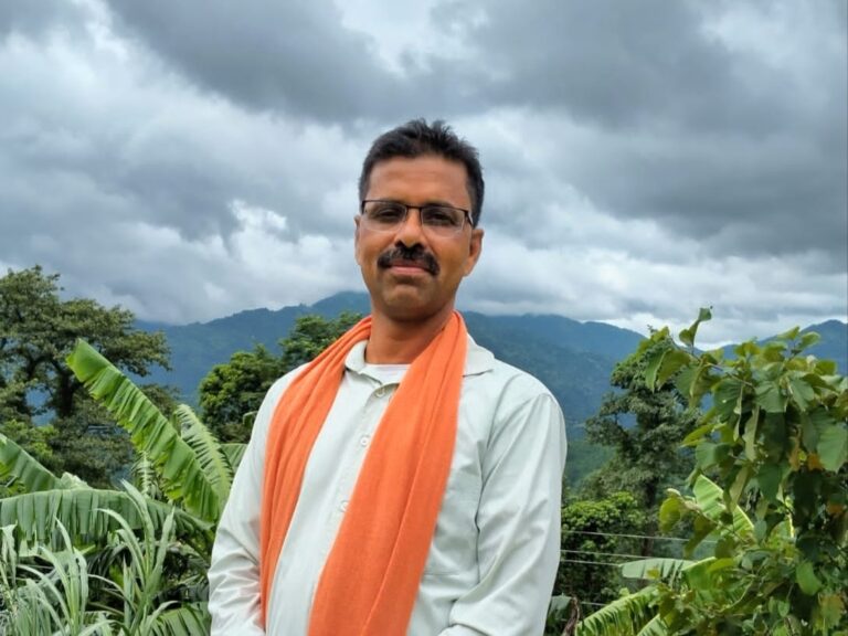 दिपावली एक: विचार र मान्यता अनेक                  (दीपावली के हो, किन र कसरी मनाईन्छ ?)