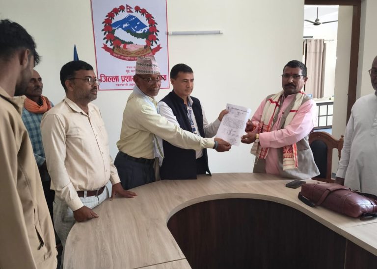 उखु किसानको भुक्तानी तत्काल गराउन प्रशासनसमक्ष ज्ञापनपत्र