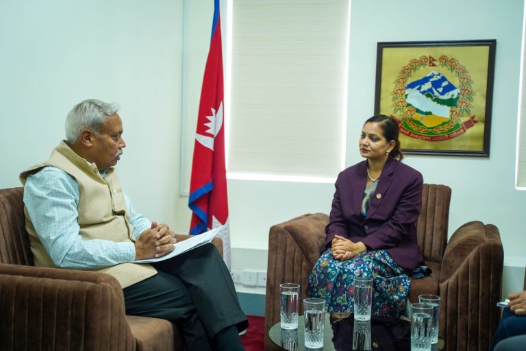 नेपाल–भारत स्वास्थ्य सहकार्य थप सुदृढ बनाउने विषयमा मन्त्री मेहता र भारतीय राजदूतबीच भेटवार्ता