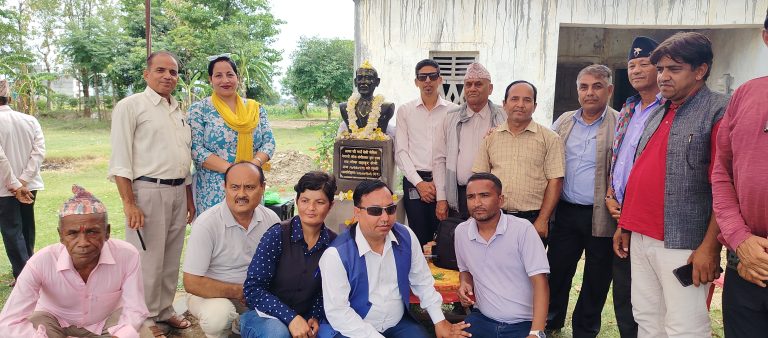 लोकसंगीतका युगपुरुष स्व. लोकबहादुर क्षेत्रीको सालिक अनावरण, घरलाई संग्रहालय बनाउनुपर्नेमा जोड